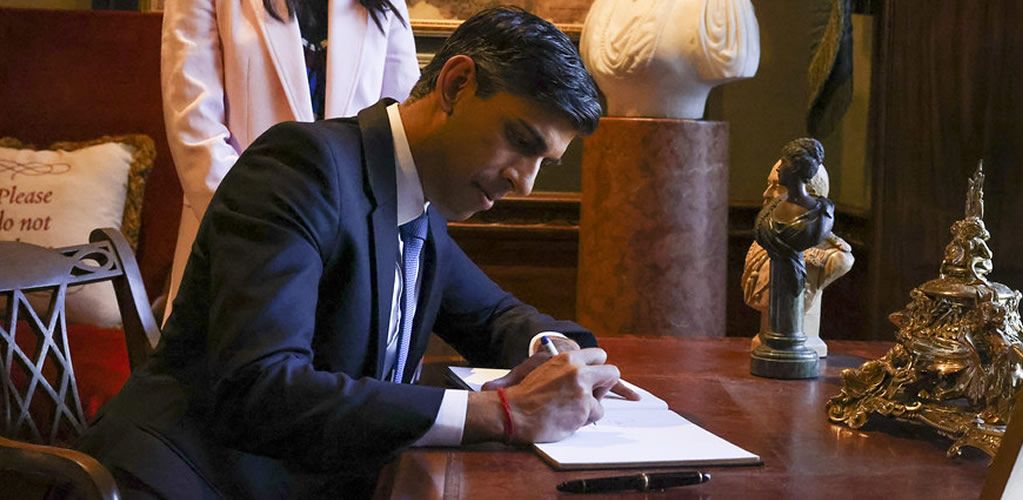 Sunak’s erasable ink pens raise big questions about transparency