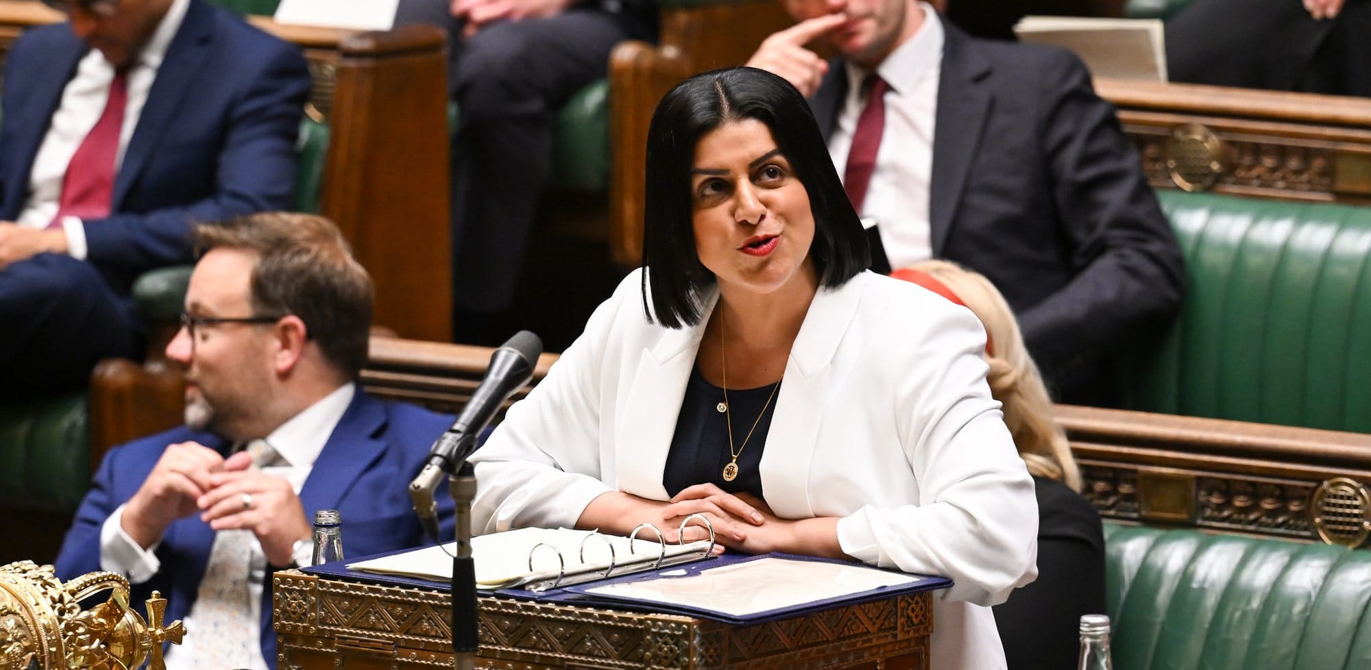 Migrants to UK will need to become citizens before receiving benefits, government proposes